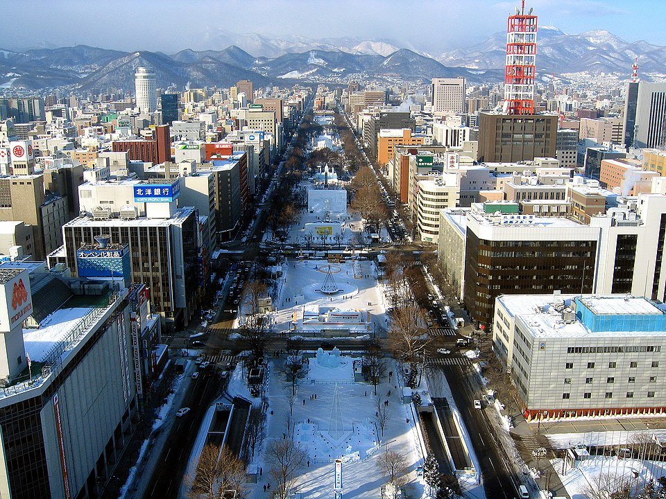 First Love 初恋 | 大通公園 Odori Park — The Sister He Waited For