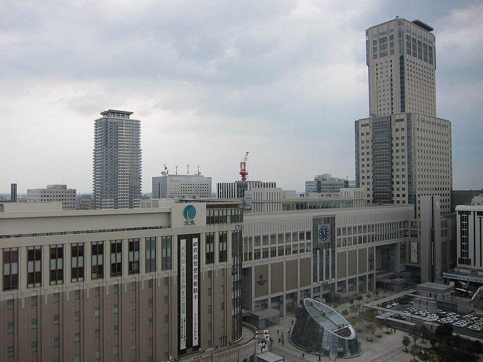 First Love 初恋 | 札幌駅南口 Sapporo Station South Exit — A Lilac Carried Through the City