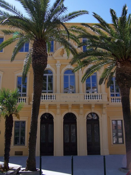 Biography | Laurent Prud'homme — Born in This Palm Town, Not on the Rhone