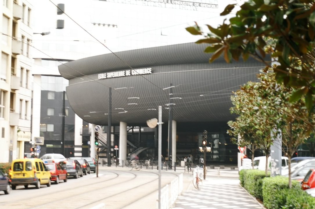Biography|Jean-Philippe Imparato — The Commerce School on Rue Hoche He Finished in 1988 — photo 2
