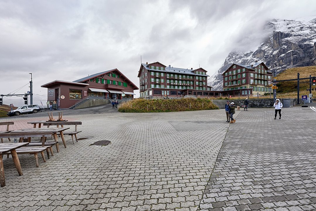 Crash Landing on You | Kleine Scheidegg — The Meeting Neither of Them Noticed