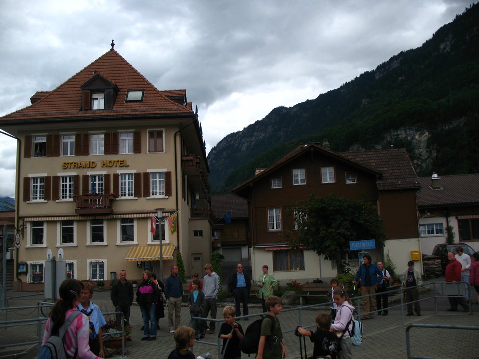 Crash Landing on You | Iseltwald Jetty, Lake Brienz — The Piano, and What Came After