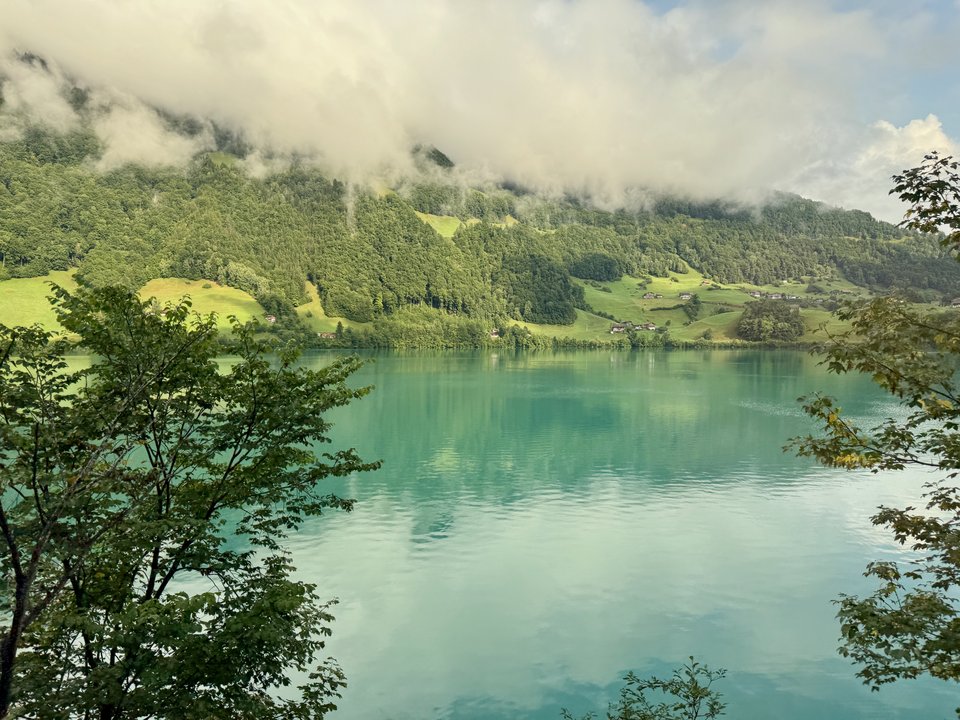 Crash Landing on You | Lake Lungern — The Country That Belonged to Neither of Them — photo 2