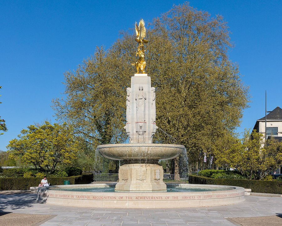 Military History | Monument Américain, Tours — One of the Four Figures Is Procurement