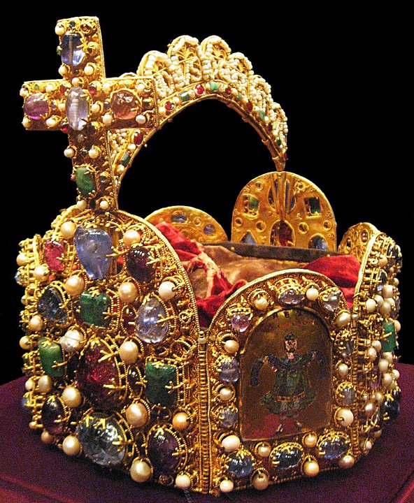 Dynastic History | Kaiserliche Schatzkammer, Vienna — The Regalia Arrived Ahead of an Army