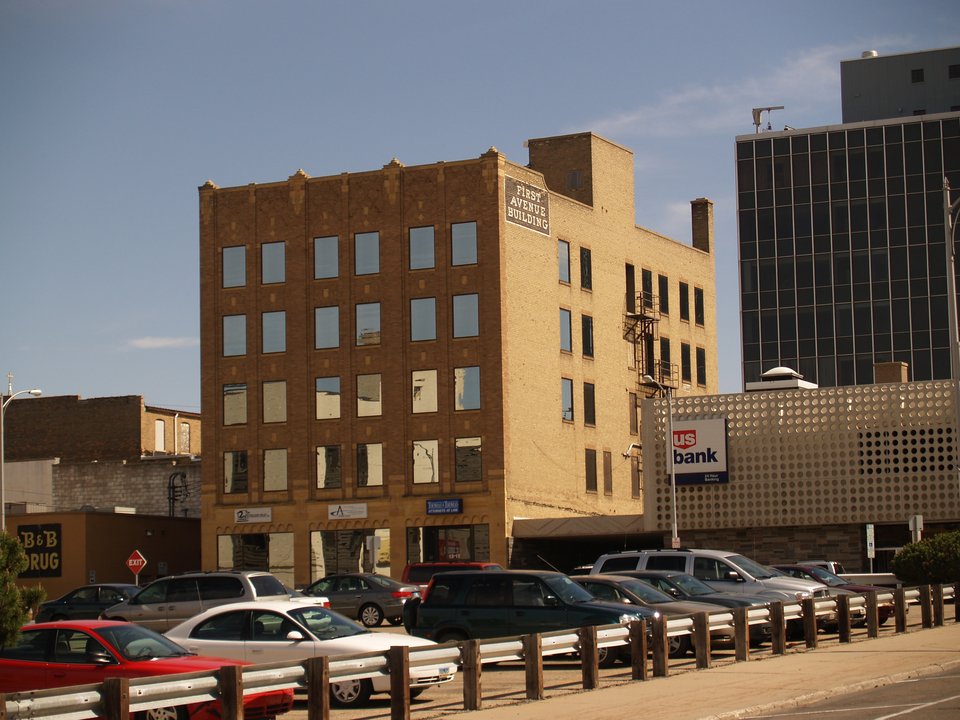 Retail History | Tractor Supply — One Hundred Twenty-Five Thousand Dollars on Third Street Northeast