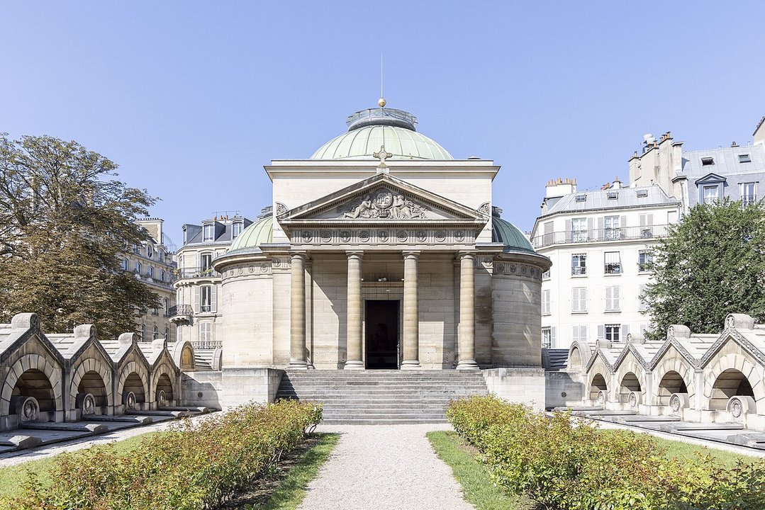 Dynastic History | Chapelle Expiatoire — A Monument to Two, on the Ground That Holds Hundreds