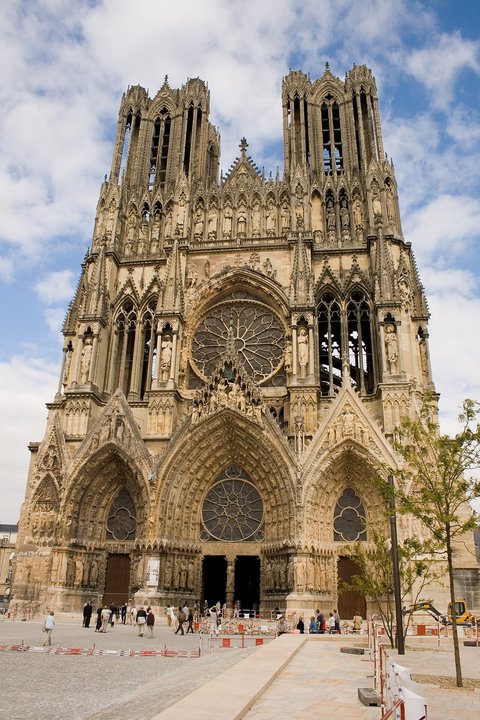 Dynastic History | Reims Cathedral — The Vial That Made Kings, Broken in a Public Square