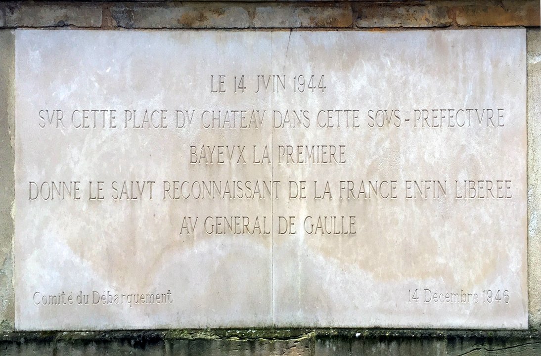 Biography | Charles de Gaulle — The Platform Was Set Up Under the Trees — photo 2