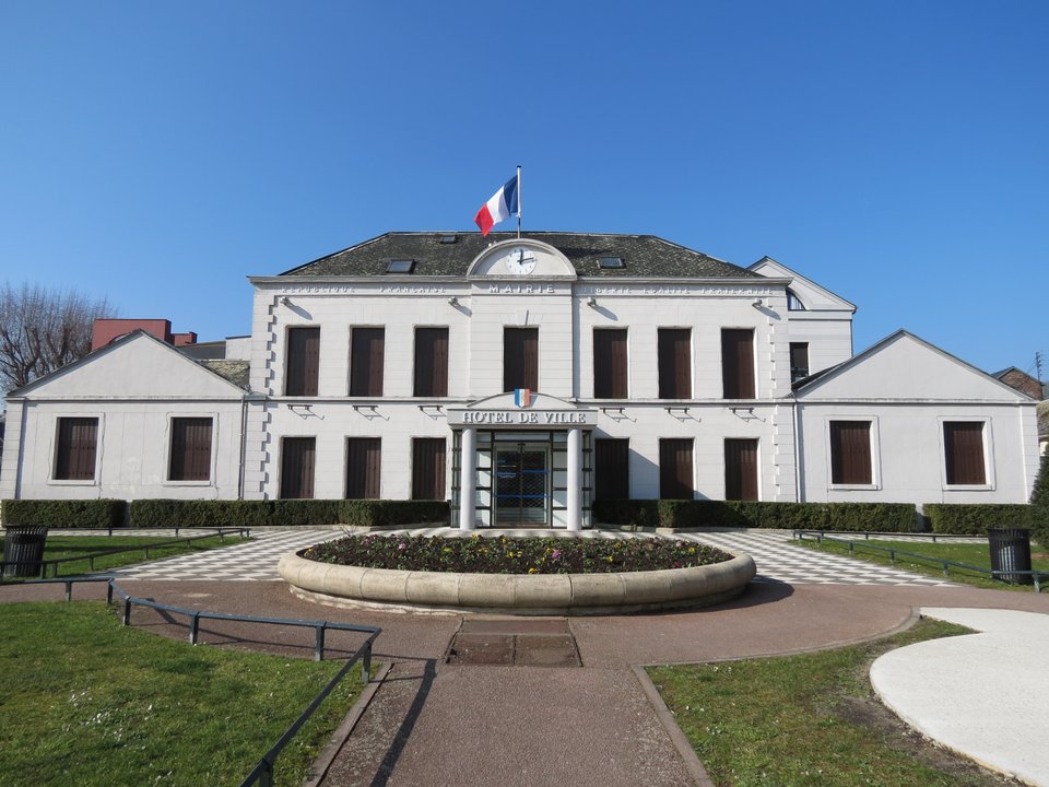 Biography|Patrick Pouyanné — Born Beside This Town Hall on the Left Bank of Rouen