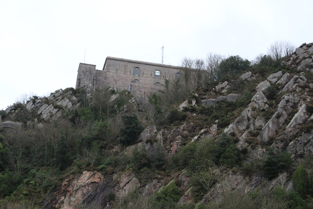 Military History | Fort du Roule, Cherbourg — Three Weeks to the First Cargo