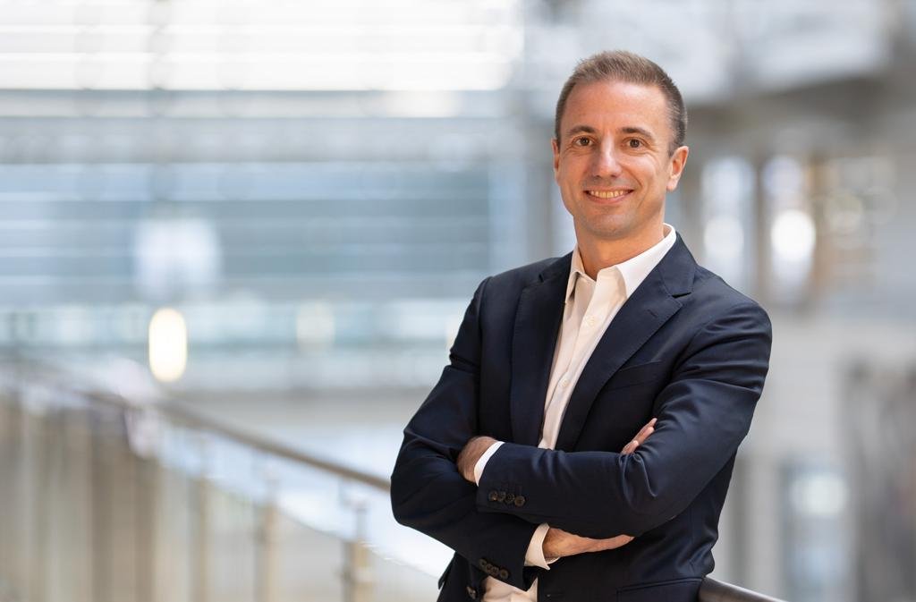 Biography | Florian Huettl — The Rüsselsheim Board That Put Him in the Opel Chair — photo 2