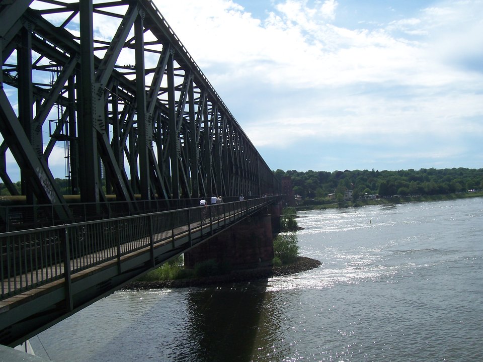 Biography|Klaus Töpfer — The Wager Swim Under Mainz South Bridge
