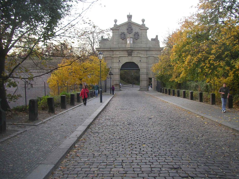 Amadeus | Leopold Gate, Vyšehrad — the cart carrying Mozart out of the city