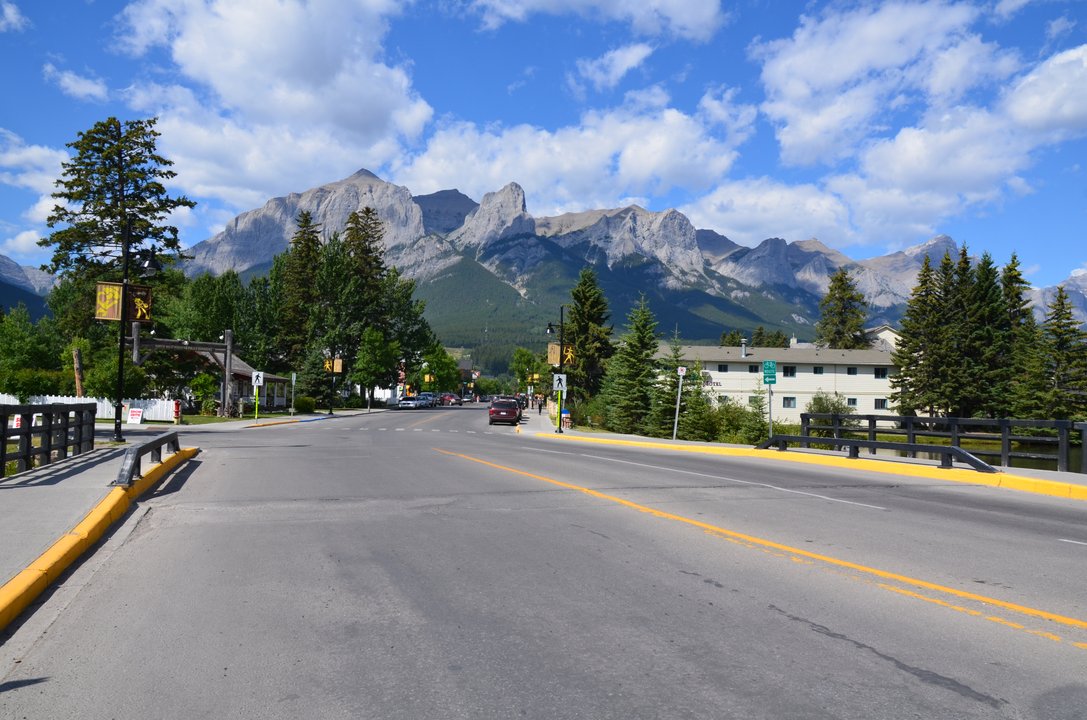 The Last of Us | Downtown Canmore — Jackson Behind the Wall