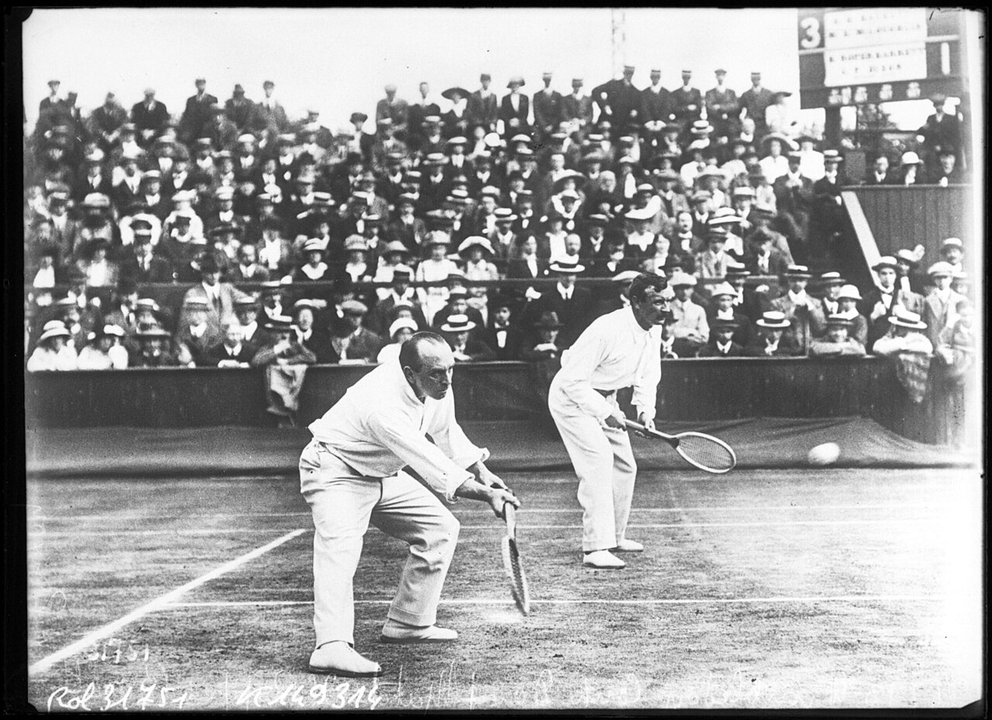 Biography | Maurice McLoughlin — the first American man in a Wimbledon challenge round, and the Davis Cup taken back on the same grass three weeks later, Worple Road, July 1913
