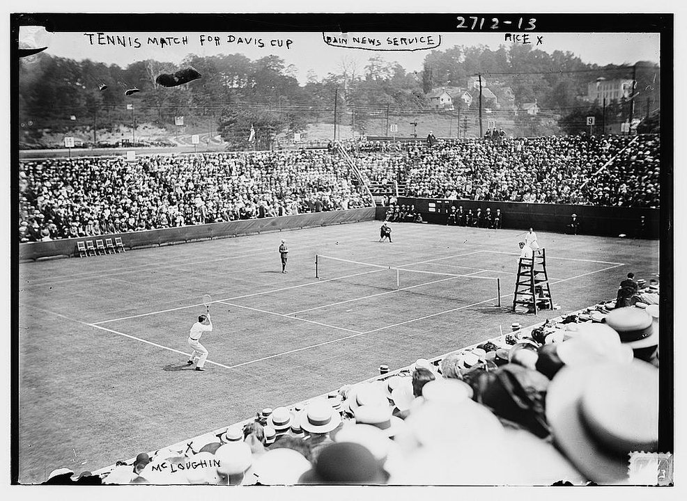 Biography | Maurice McLoughlin — the first American man in a Wimbledon challenge round, and the Davis Cup taken back on the same grass three weeks later, Worple Road, July 1913 — photo 2