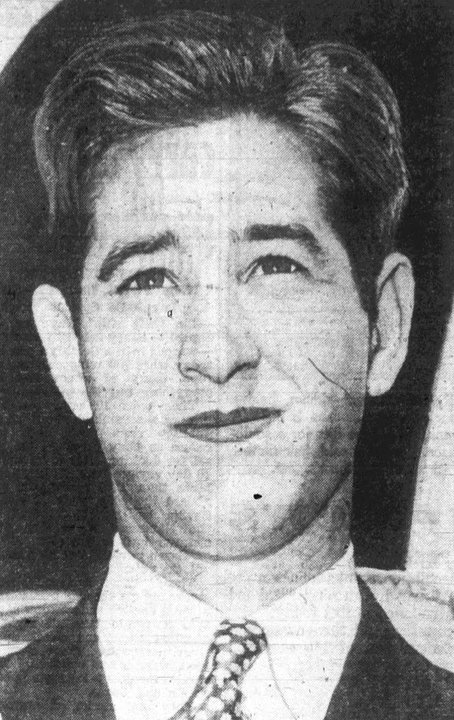 Biography | Bobby Riggs — three titles in one week, then a bomb and a contract closed the tournament to him, Church Road, July 1939