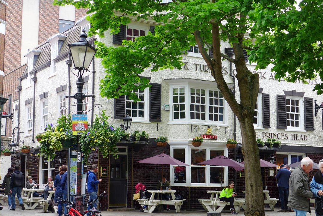 Ted Lasso | The Prince’s Head — The Door to the Crown & Anchor