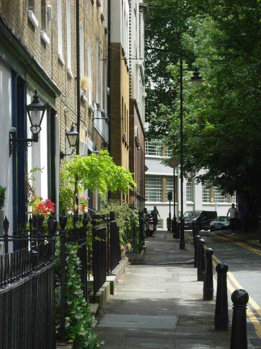 About a Boy | St James's Walk, Clerkenwell — the island with a doorbell