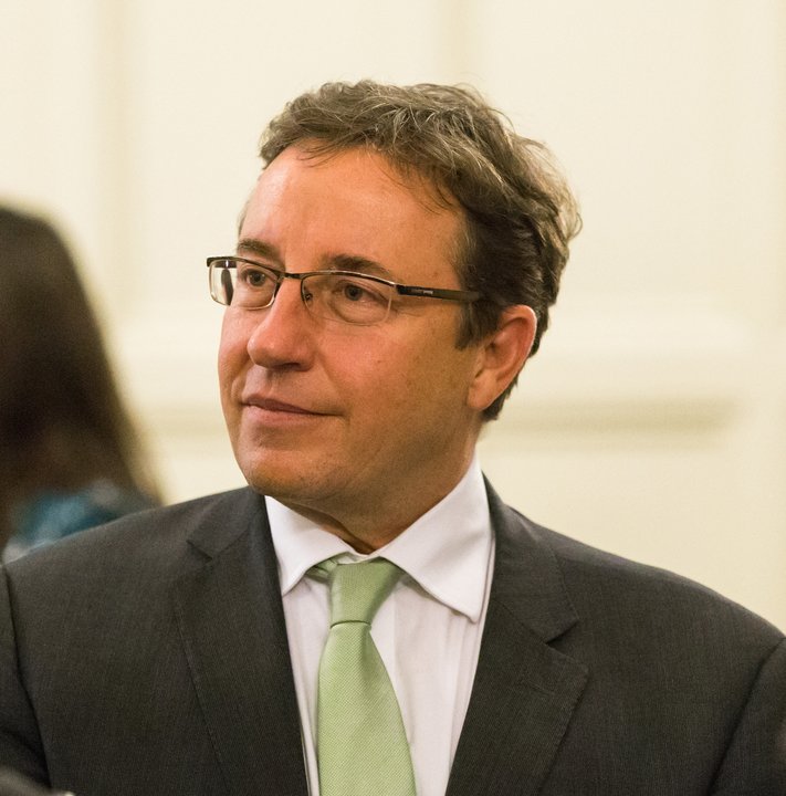 Biography|Achim Steiner — PPE in Worcester College's Quad — photo 2