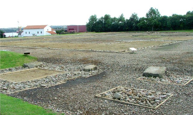 Military History | Segedunum Reconstructed Bath House — The Real One Turned Up Later — photo 2