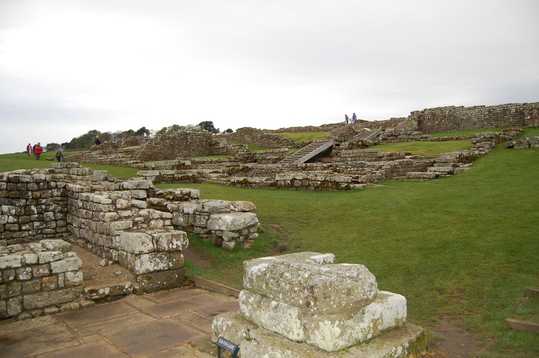 Military History | Housesteads South Gate — The Bastle They Measured but Could Not Date — photo 2