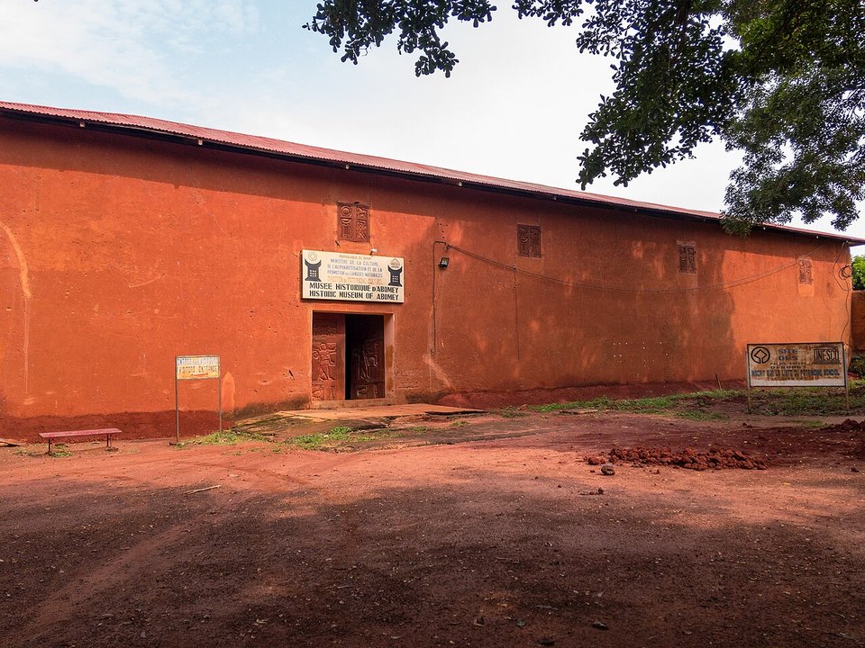 Dynastic History|Musée Historique d'Abomey — The Capital the Court Burned